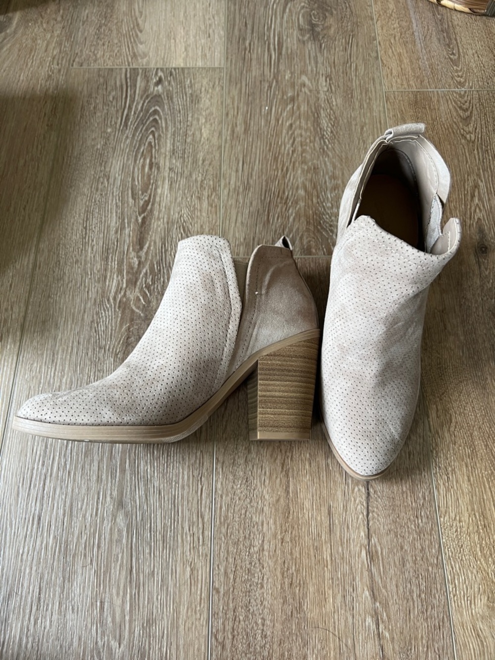 Women’s Suede Ankle Booties in Light Beige